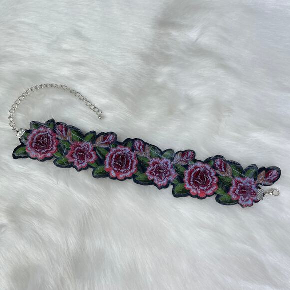 Embroidered Floral Patch Choker Necklace Pink Green Black Adjustable NWOT - Picture 6 of 16